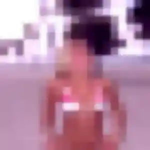 Gloria, 22 ans, en ligne à Annœullin pour une rencontre coquine