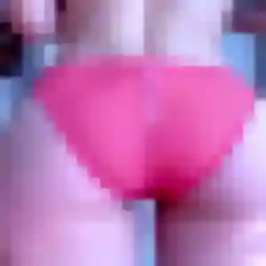 Apinya, 23 ans, connectée à Béthune pour une rencontre coquine