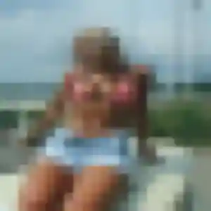 Giang, 43 ans, connectée à Nogent-sur-Marne pour un rencontre japonaise