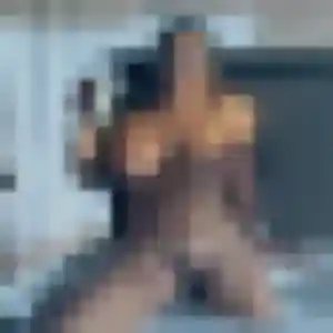 Photo exclusive de Bua, 23 ans à Saint-Germain-en-Laye - plan discret